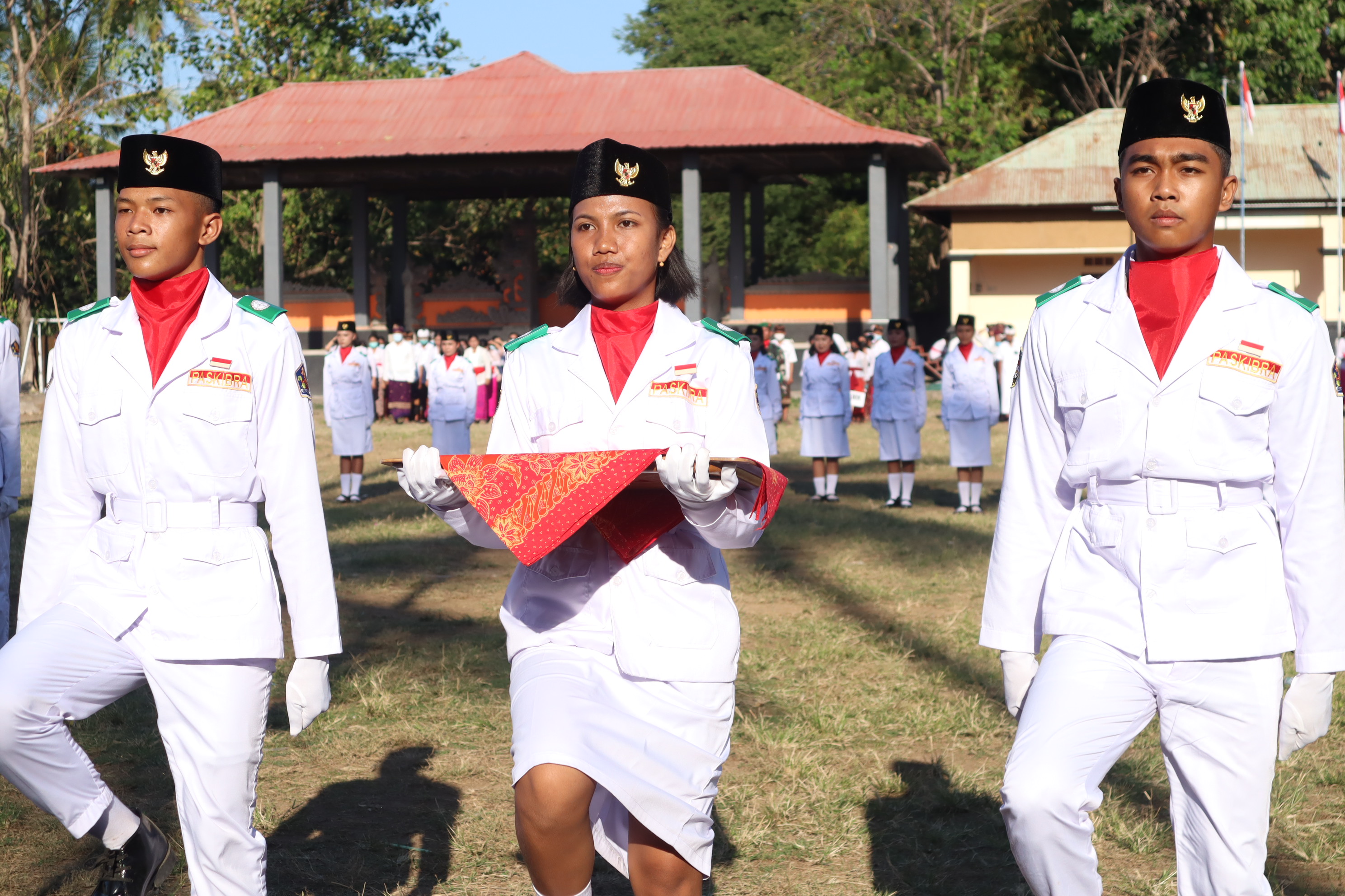 Kegiatan Penurunan Bendera Serangkaian HUT RI yang ke-77