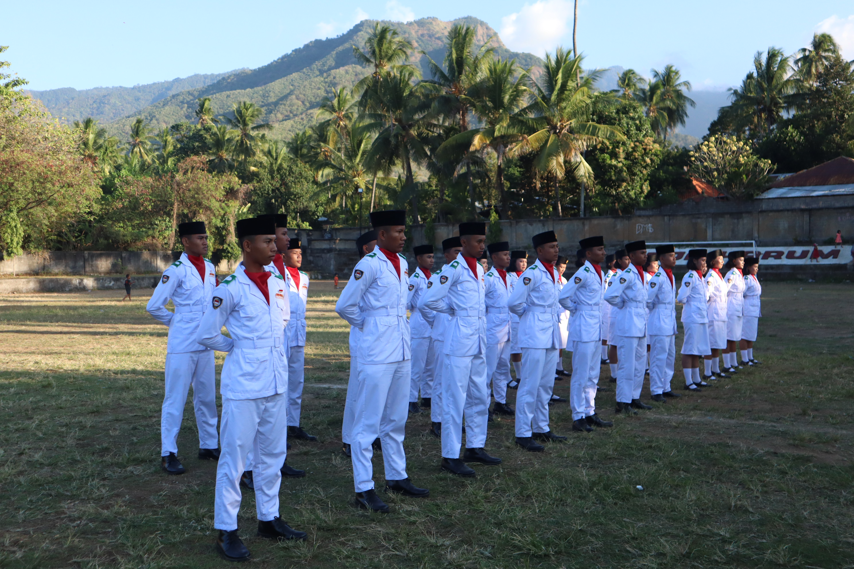 Kegiatan Penurunan Bendera Serangkaian HUT RI yang ke-77