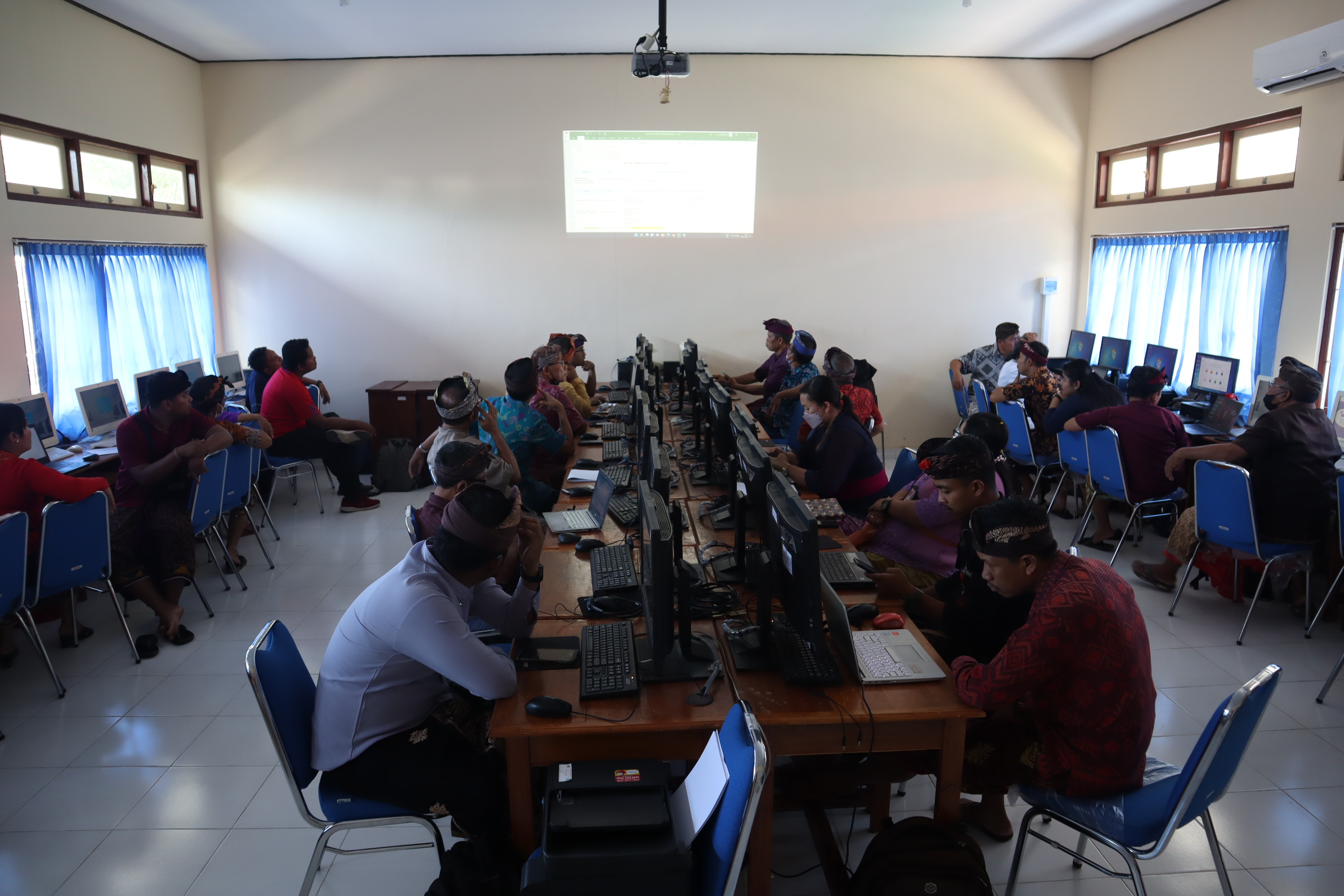 Kegiatan Sosialisasi SKP untuk Tenaga ASN di SMAN 1 Tejakula