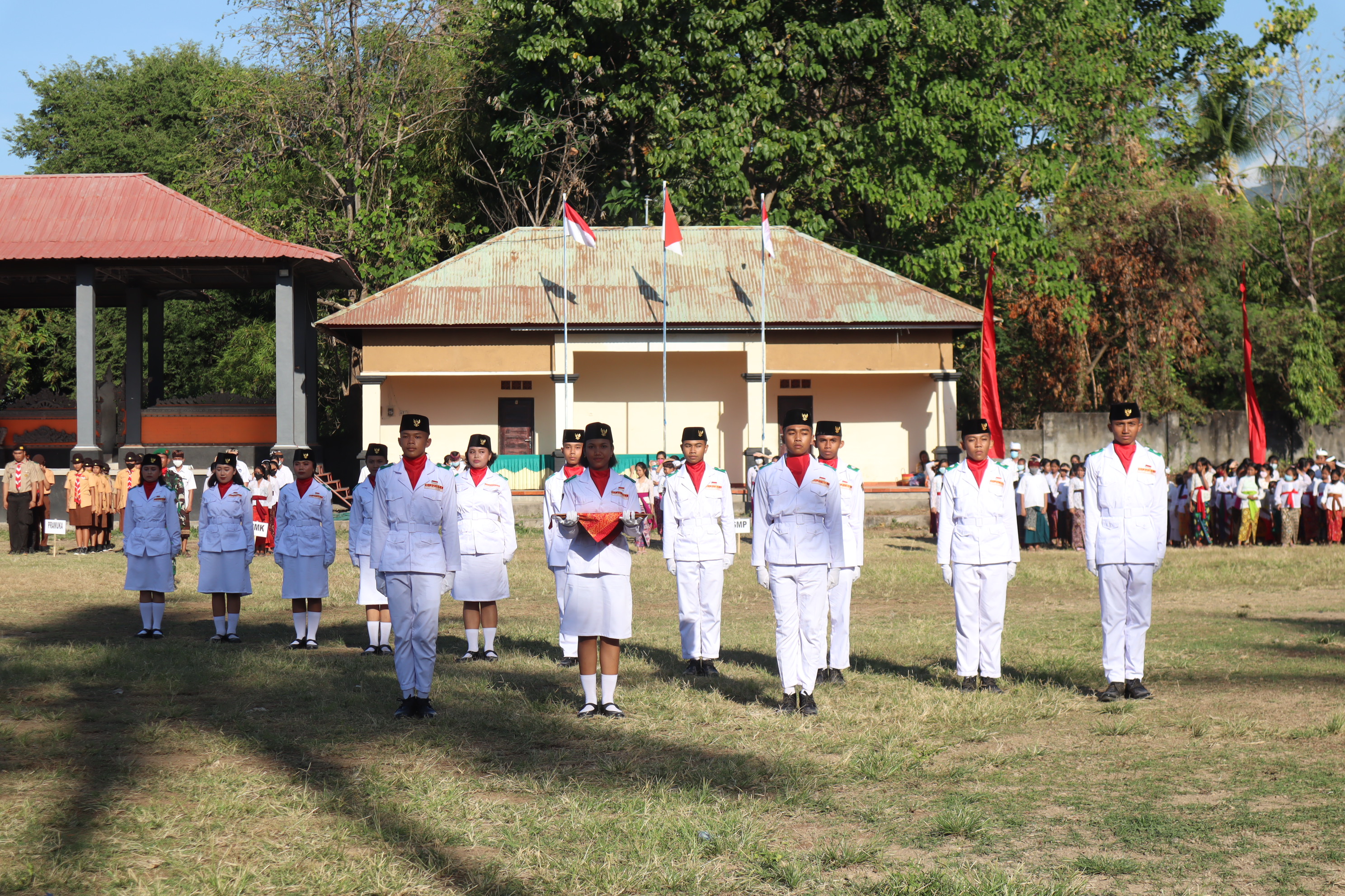 Kegiatan Penurunan Bendera Serangkaian HUT RI yang ke-77