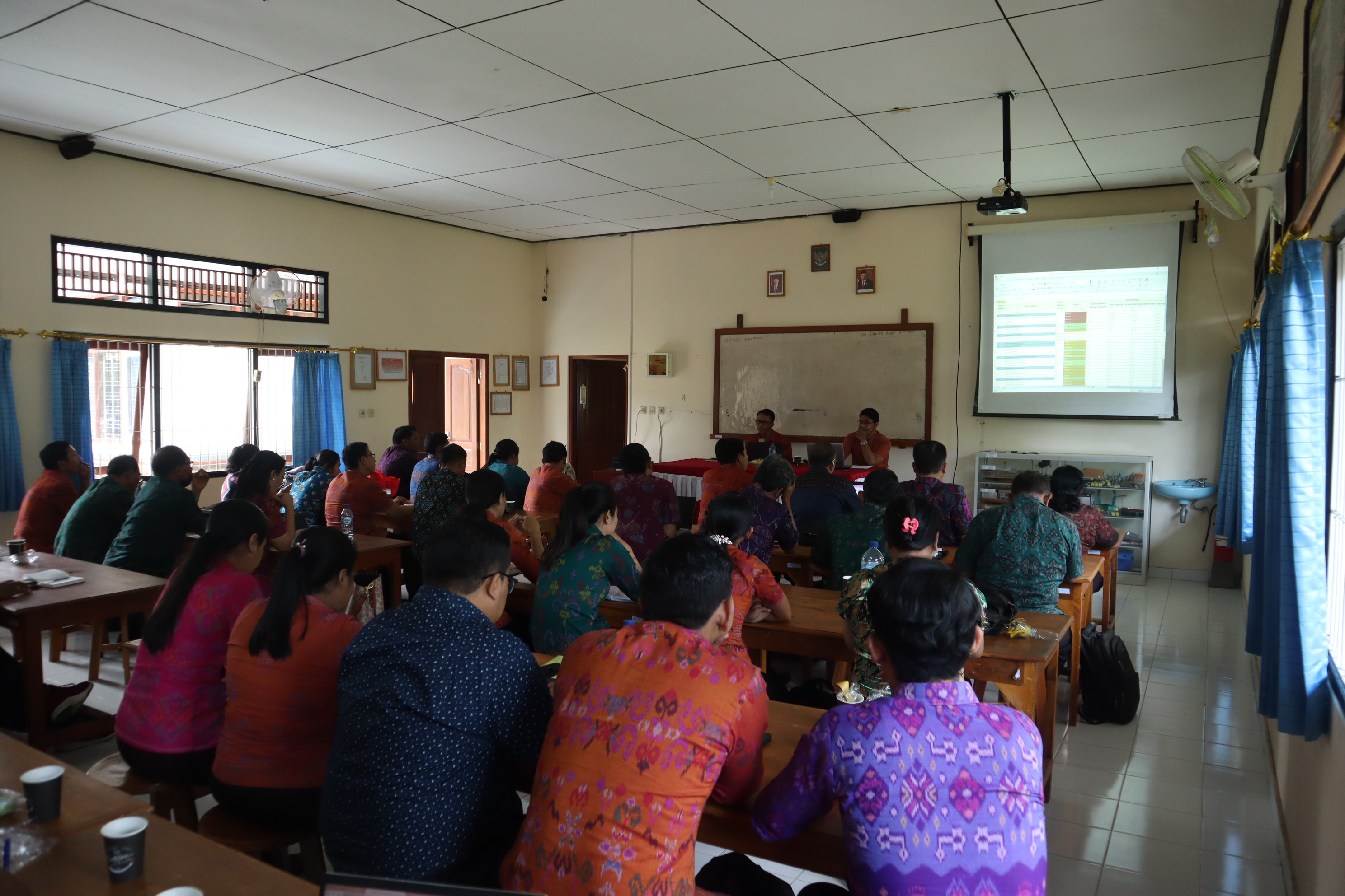 Rapat rutin Evaluasi Pembelajaran bulan Juli-Agustus sekaligus Sosialisasi Perencanaan Berbasis Data