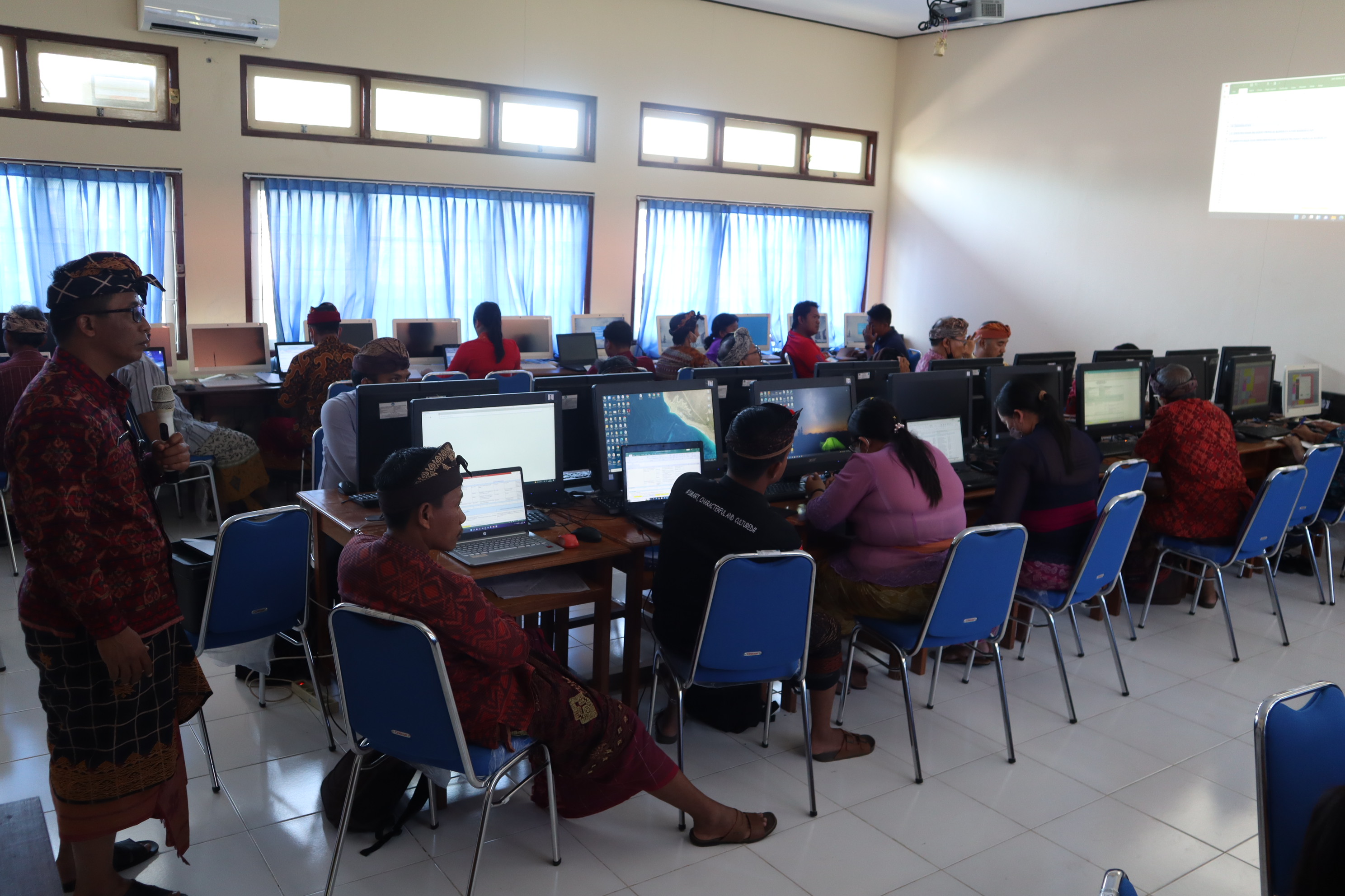 Kegiatan Sosialisasi SKP untuk Tenaga ASN di SMAN 1 Tejakula
