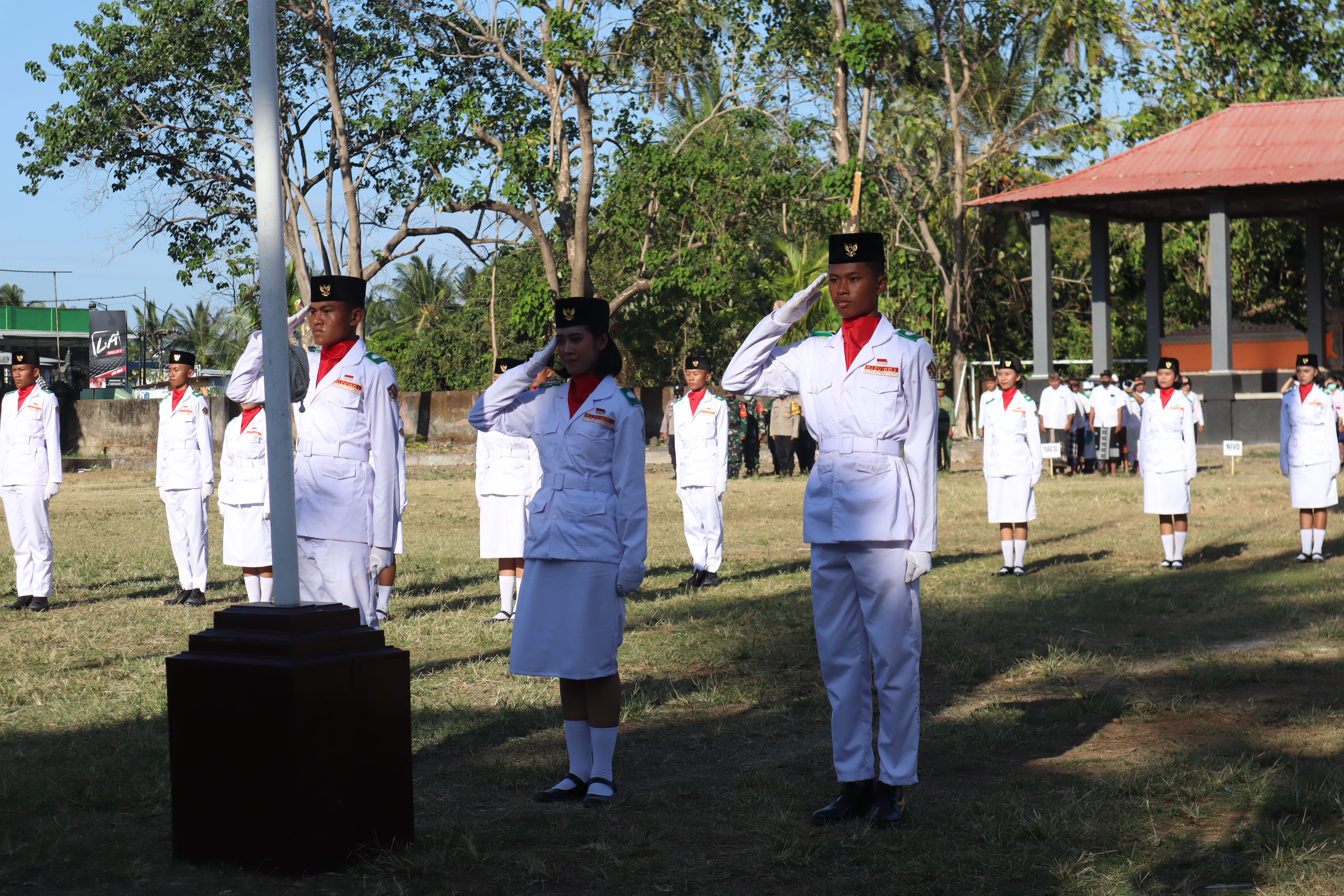 Kegiatan Penurunan Bendera Serangkaian HUT RI yang ke-77