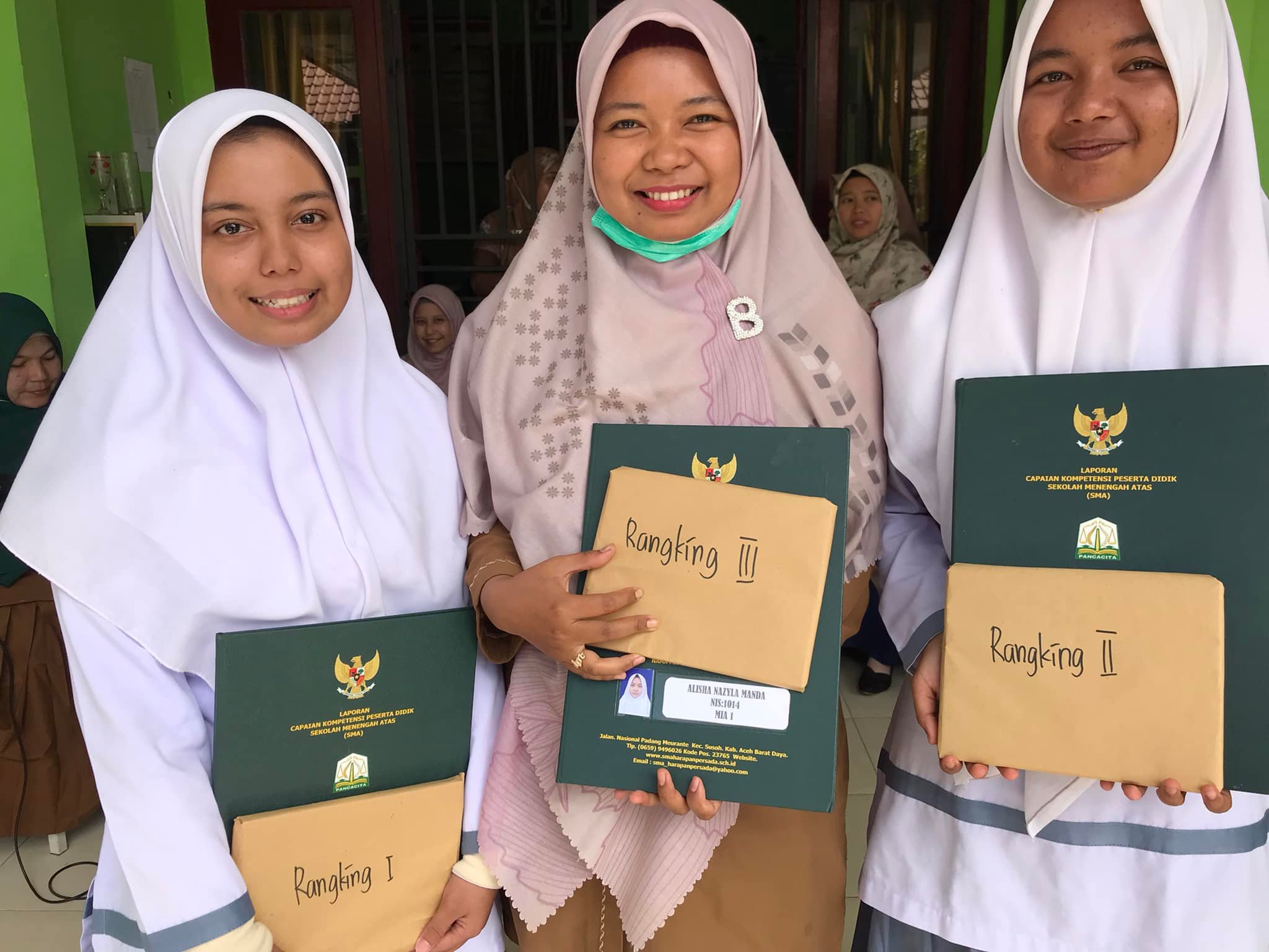 pembagian raport tahun ajaran 2020/2021