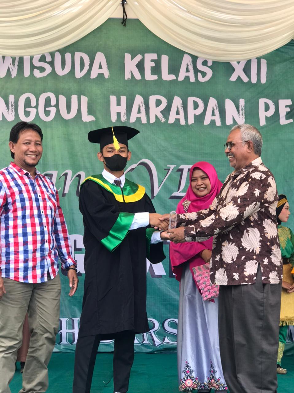 WISUDA KELAS XII TAHUN 2021