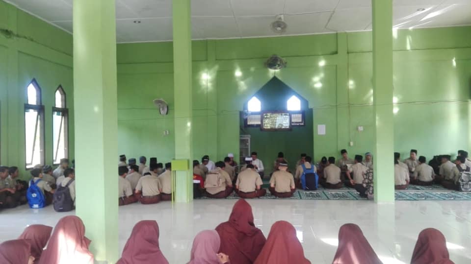 Membaca Surah Yasiin disetiap jumat