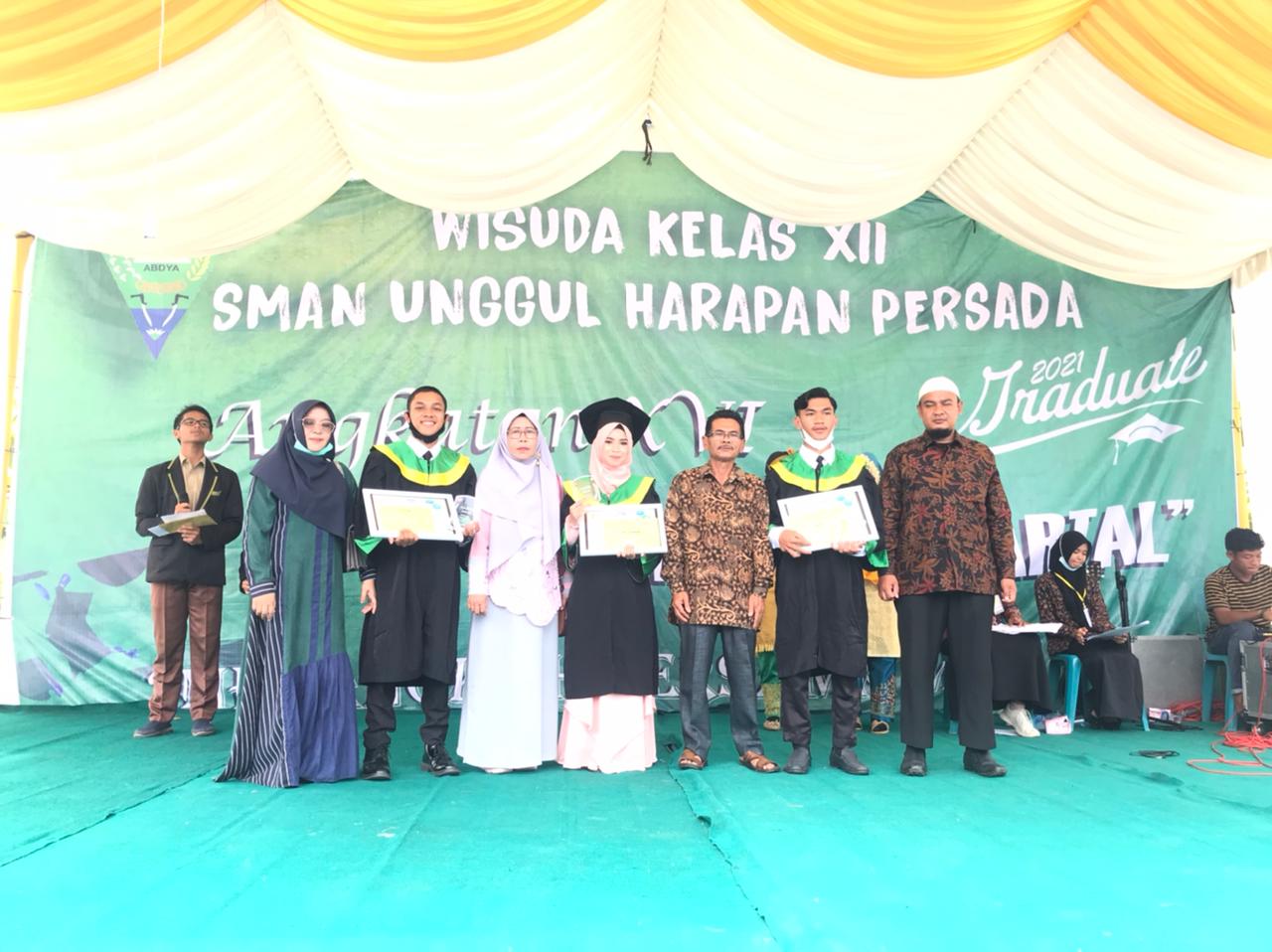 WISUDA KELAS XII TAHUN 2021