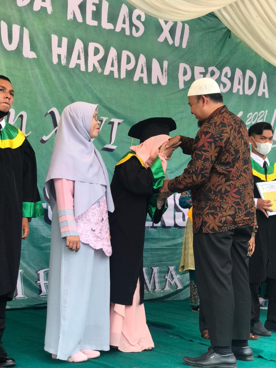 WISUDA KELAS XII TAHUN 2021