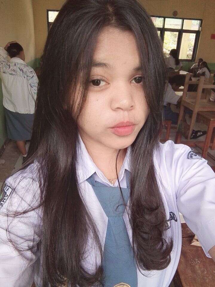 GLENZANIA FELESITAS ELISABET SANAM