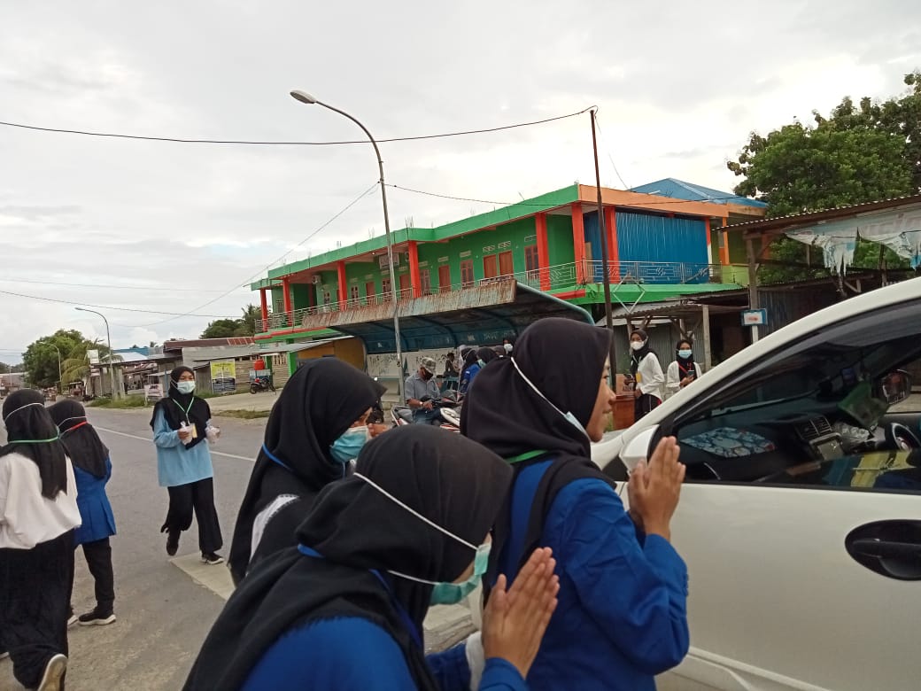 SMAN 1 BATAUGA Berbagi Takjil Gratis