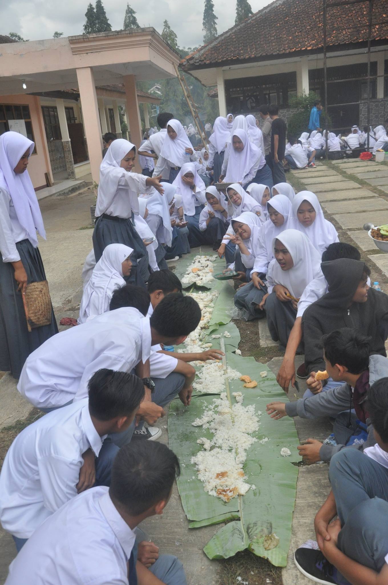 Peringatan Hari Santri Nasional SMAN 1 Sagaranten TP 2018/2019
