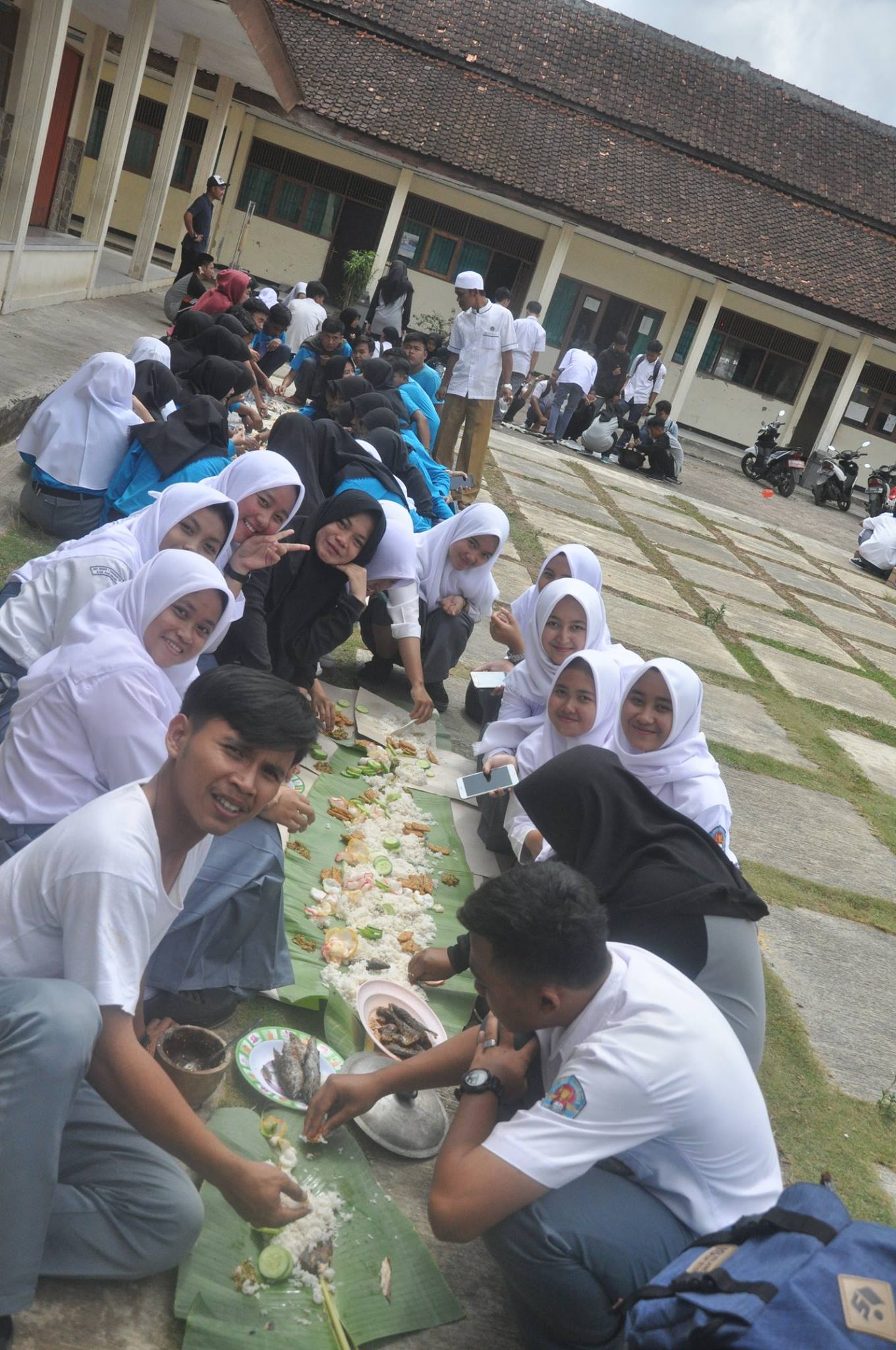 Peringatan Hari Santri Nasional SMAN 1 Sagaranten TP 2018/2019