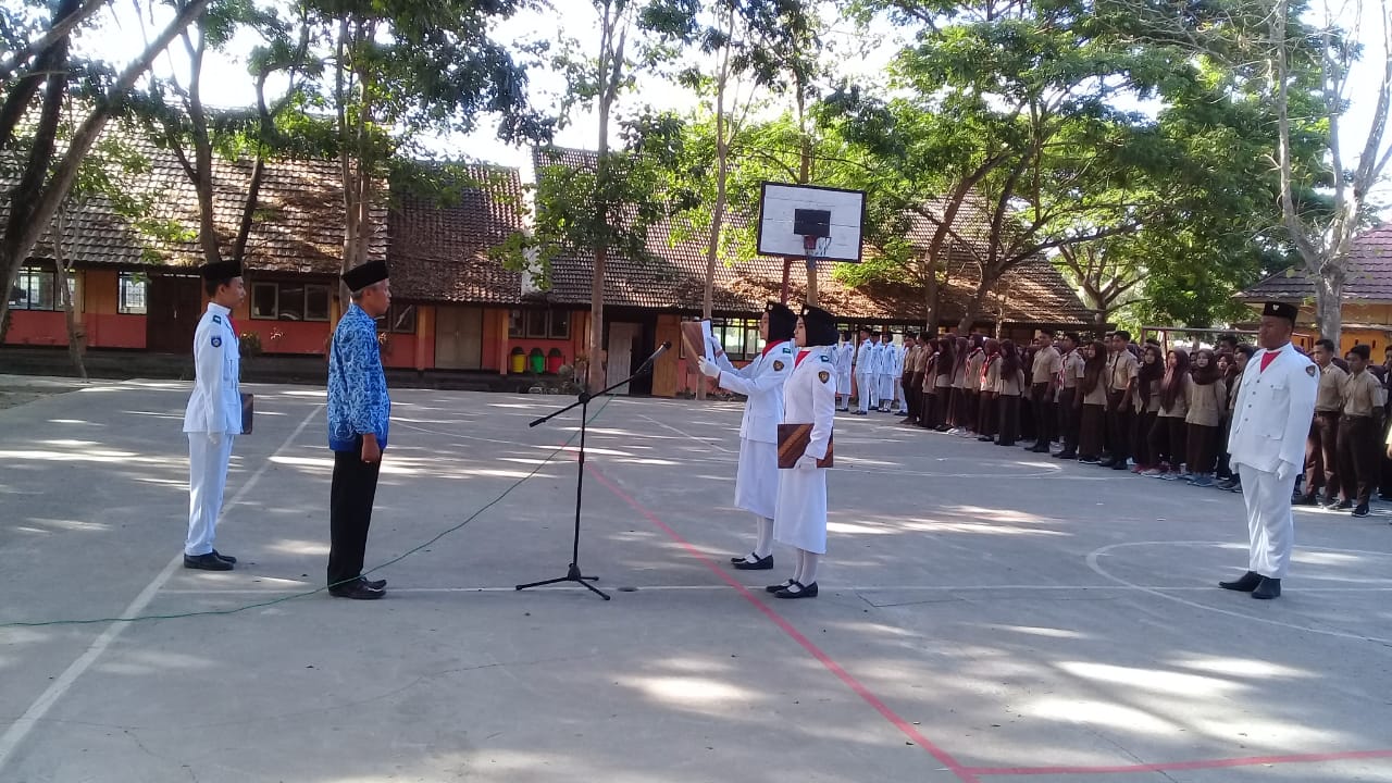 Kegiatan UPACARA Hari Pahlawan