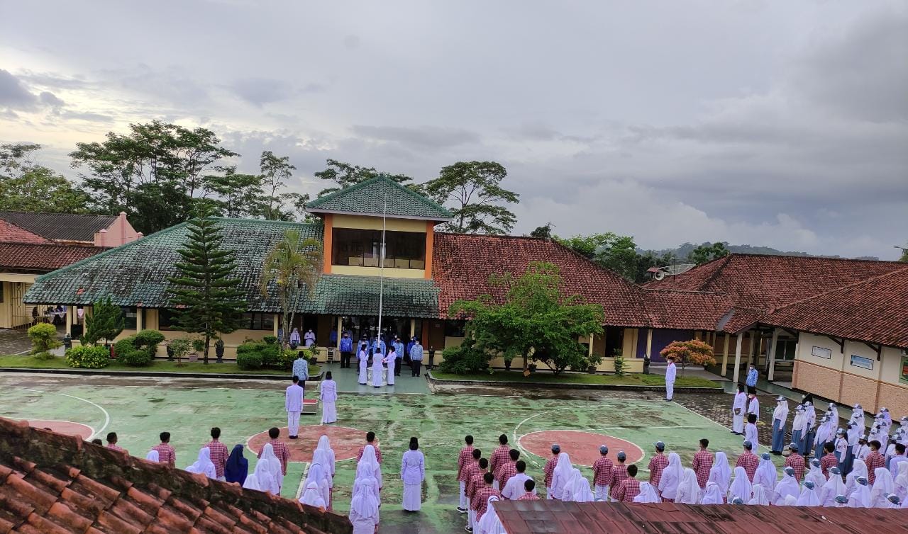 Suasana dari lantai atas