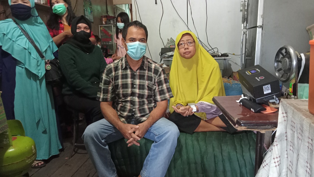 Visitasi Keluarga Besar SMAN 1 Mempawah Hulu ke Rumah Guru