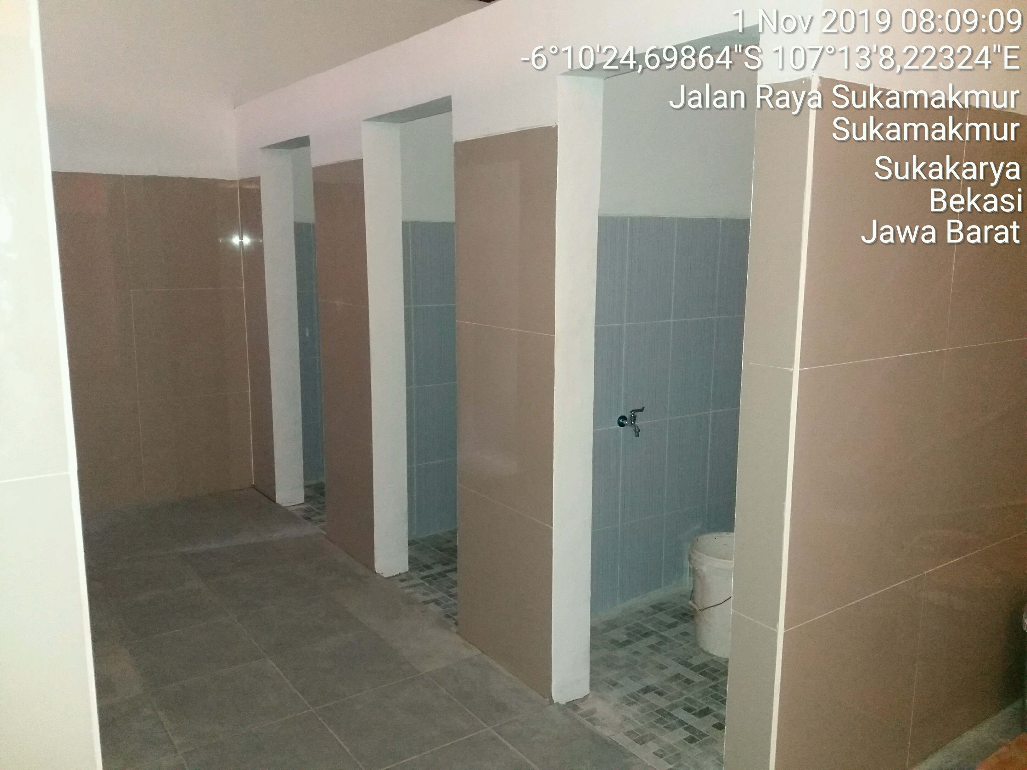 Toilet Modern Di SMAN 1 Sukakarya
