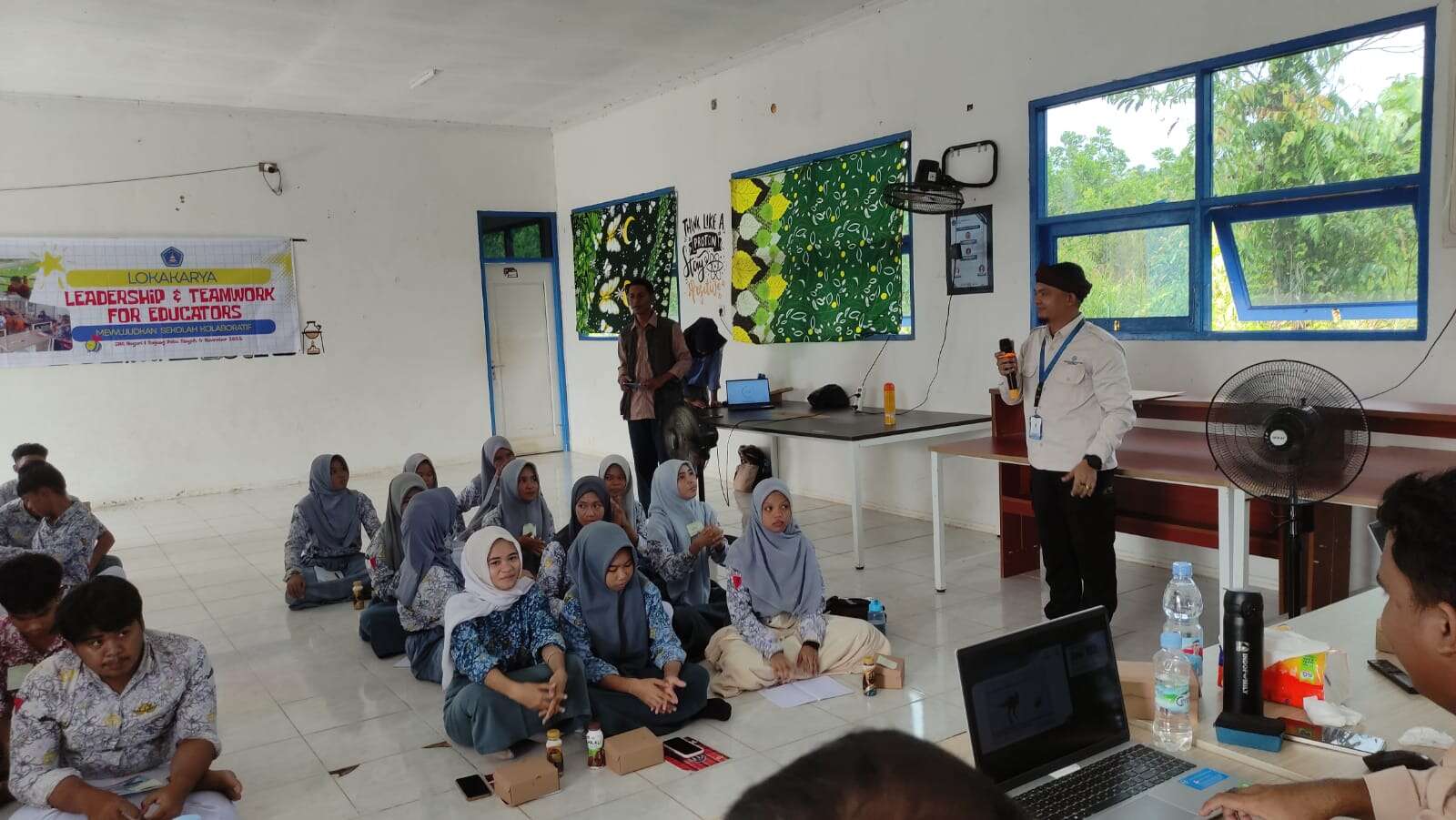 SMANSATAPTA BANGKIT : "Lokakarya Leadership dan Team Works Menuju Sekolah Kolaboratif"
