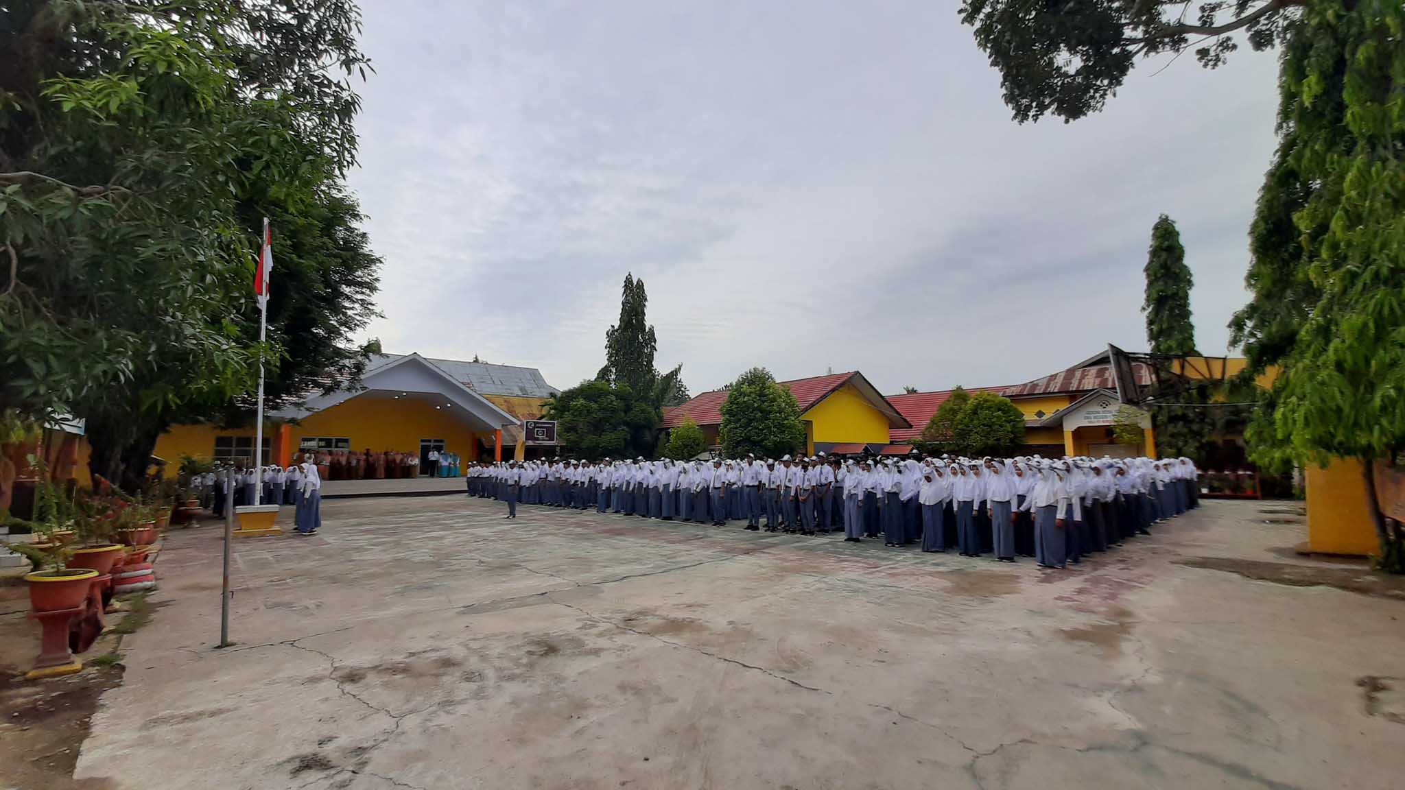 RUTINITAS UPACARA BENDERA