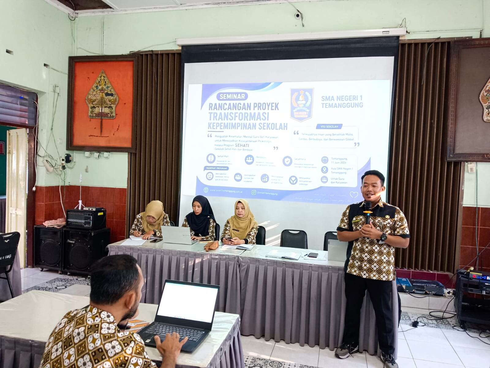 SMAN 1 Temanggung Gelar Rapat Dinas, Kepala Sekolah Diseminasikan Hasil Diklat di Surakarta