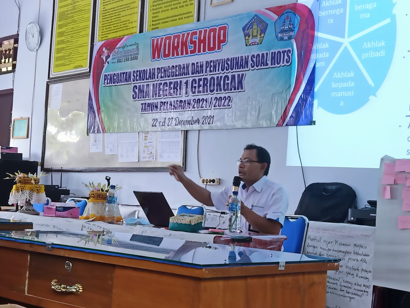 Presentasi dari Bapak Arimbawa 1