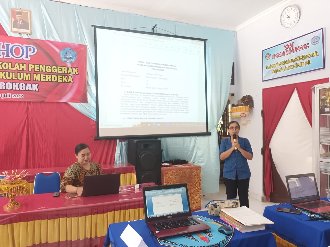 Presentasi dari MGMP Ekonomi