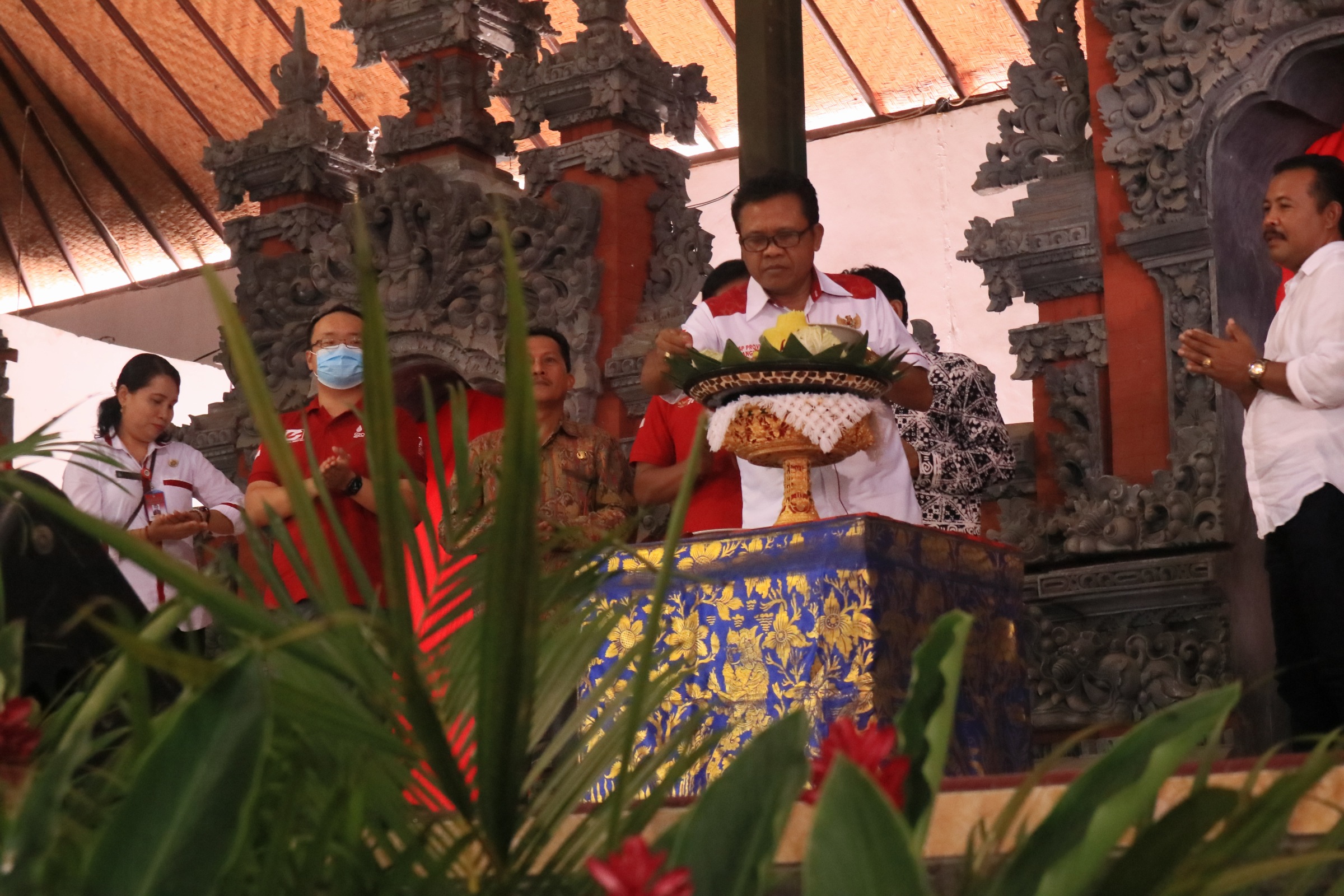 Pemotongan Tumpeng dengan Rare Kual