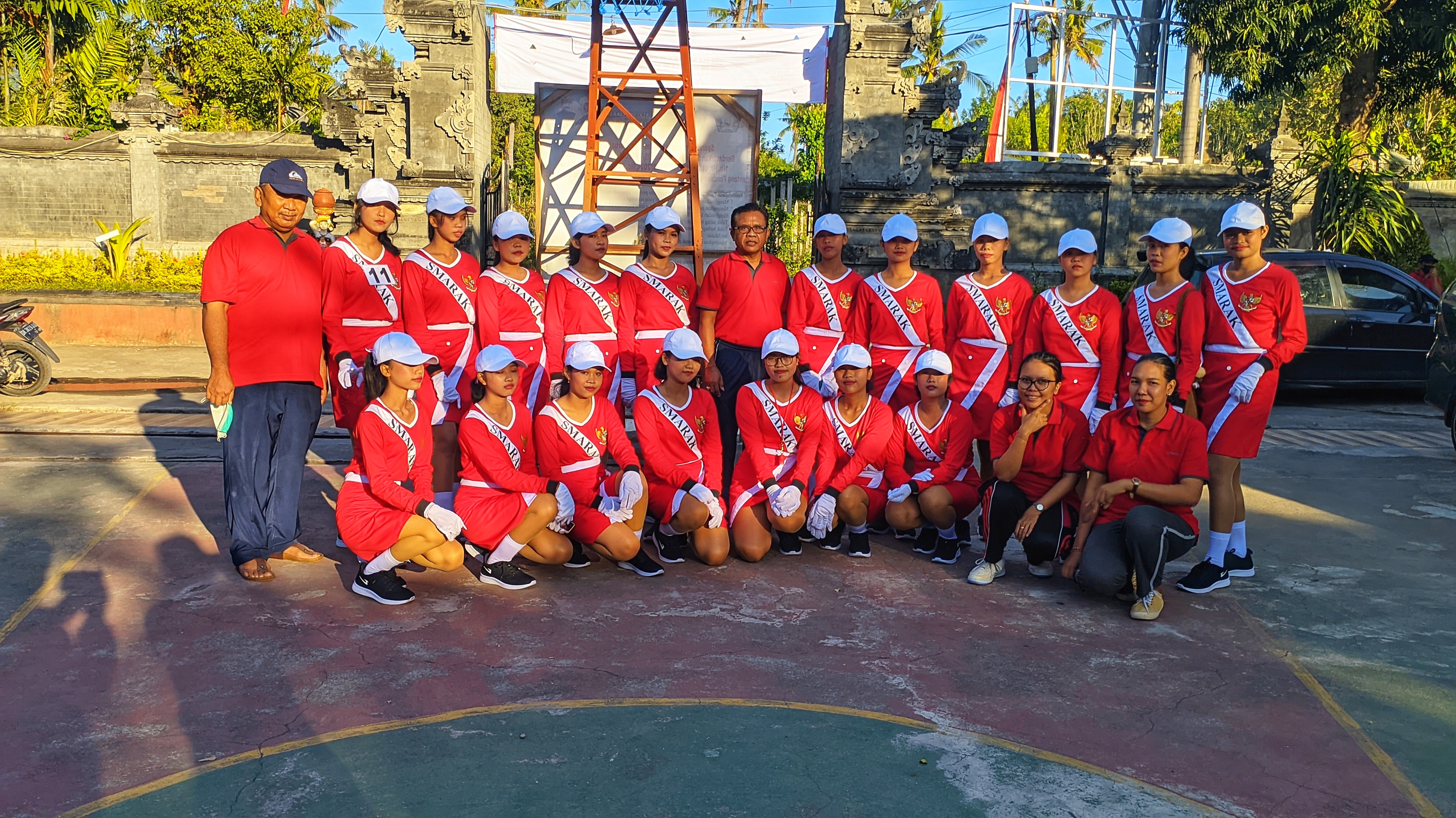 Pasukan Gerak Jalan Kecamatan Putri SMARAK