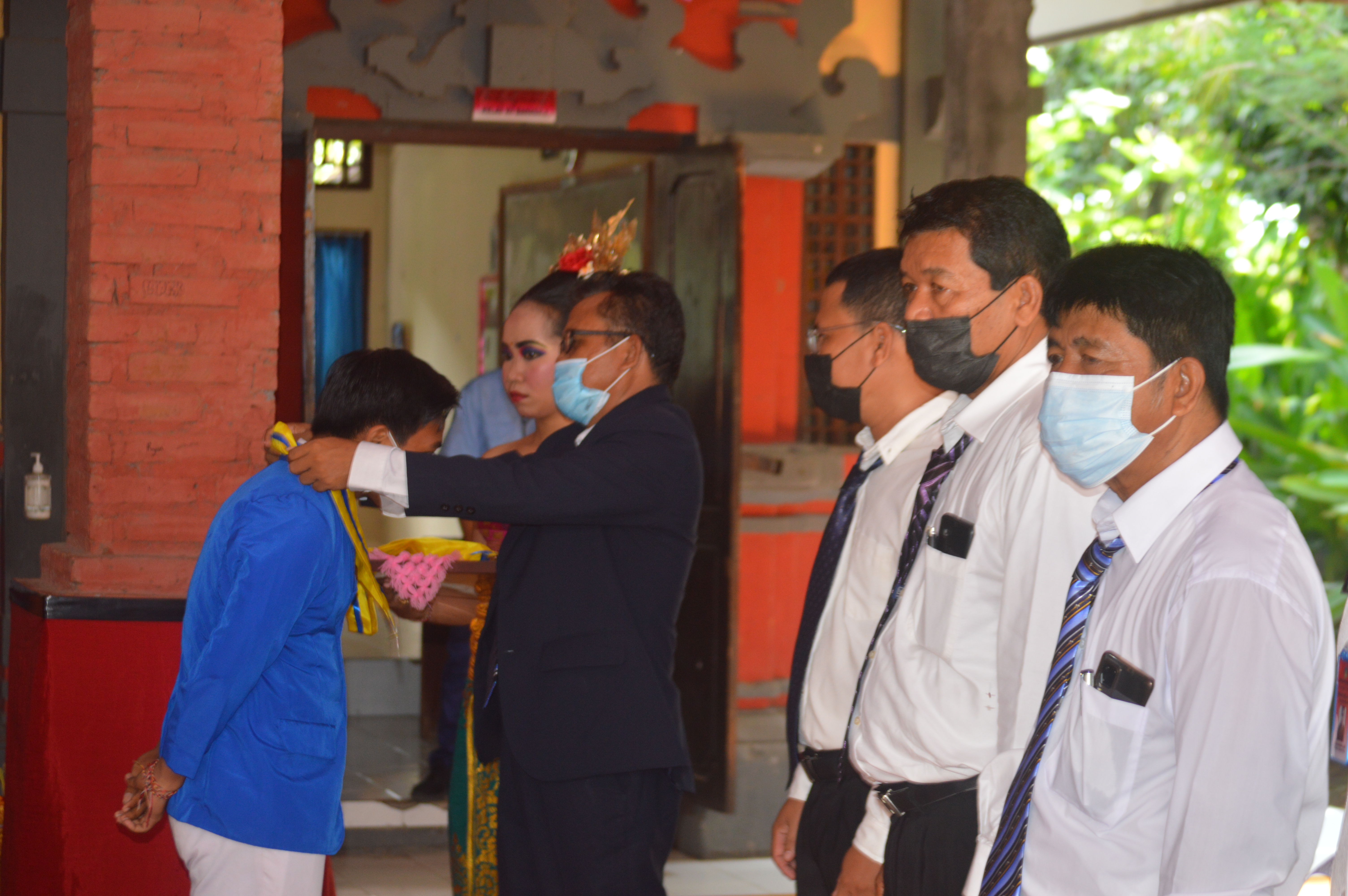 Pengalungan Gordon Jurusan Bahasa