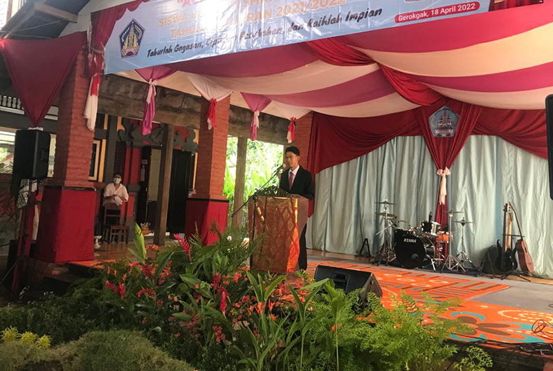 Laporan Ketua Panitia, Pak Eka Suriawan