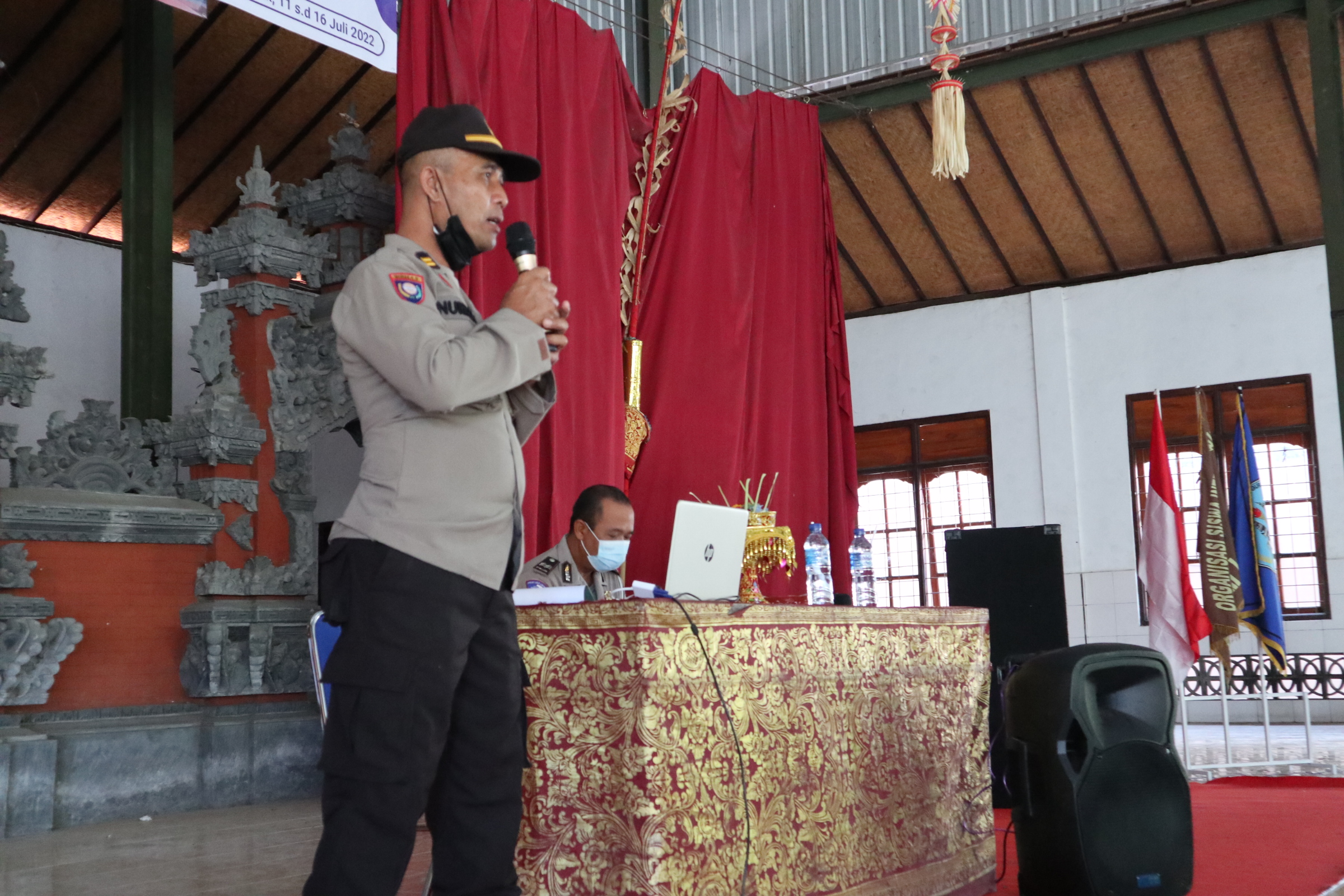 Pemberian Materi oleh kepolisian Gerokgak