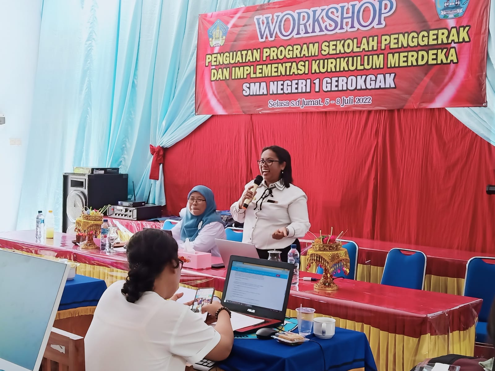 Pemateri ibu Casmiani