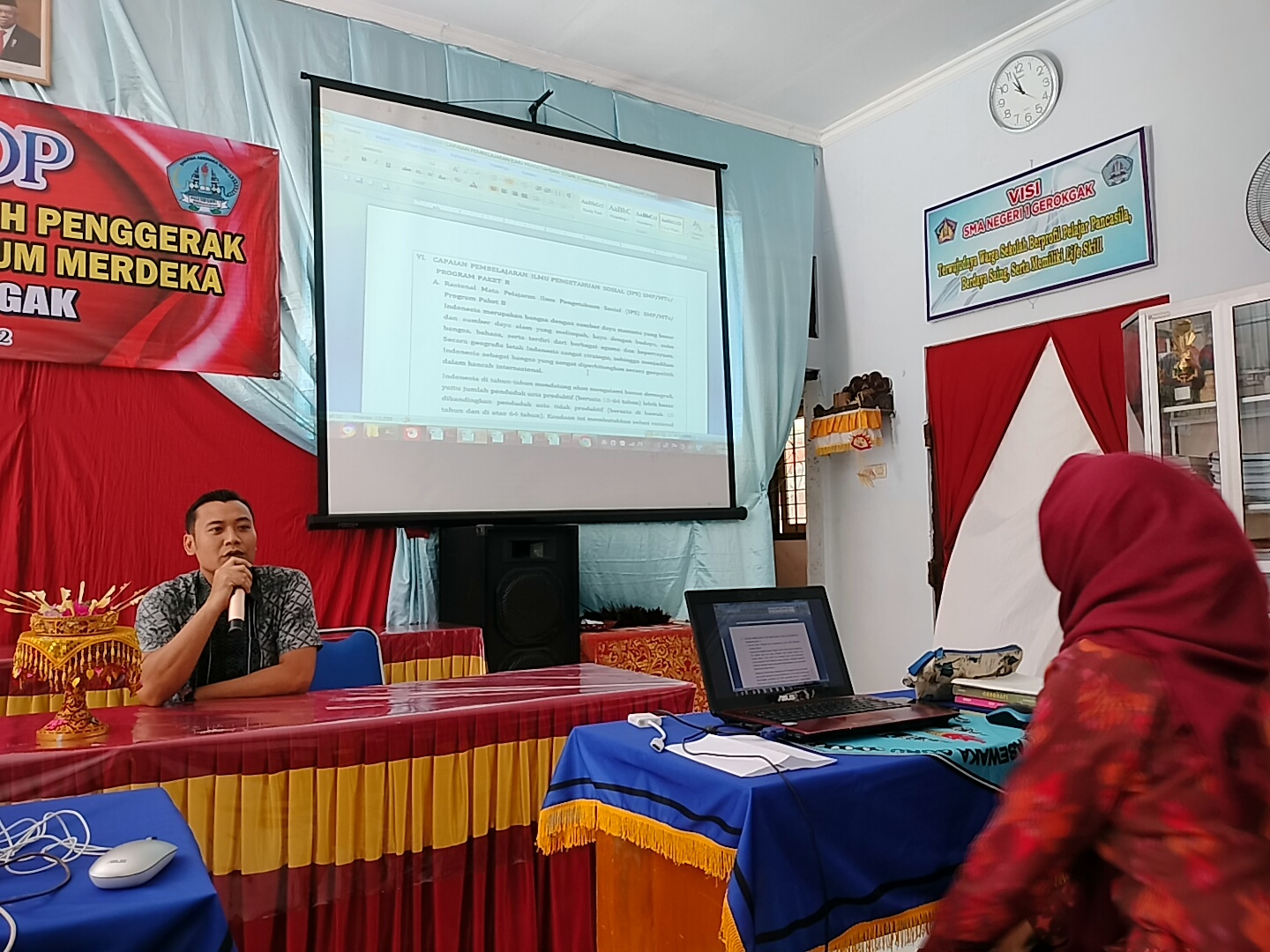 Presentasi dari MGMP Bahasa Indonesia