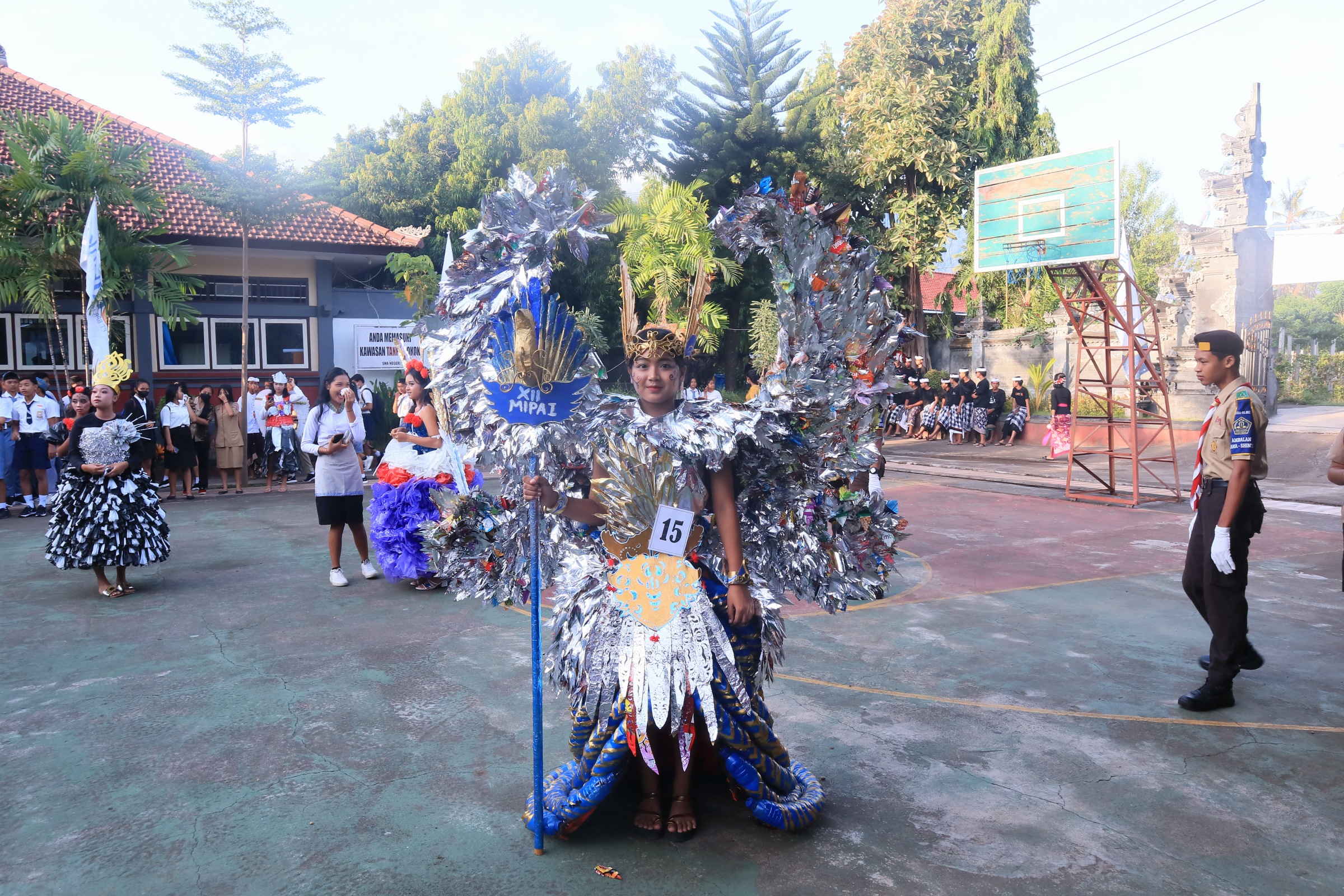 Lomba Baju Recycle