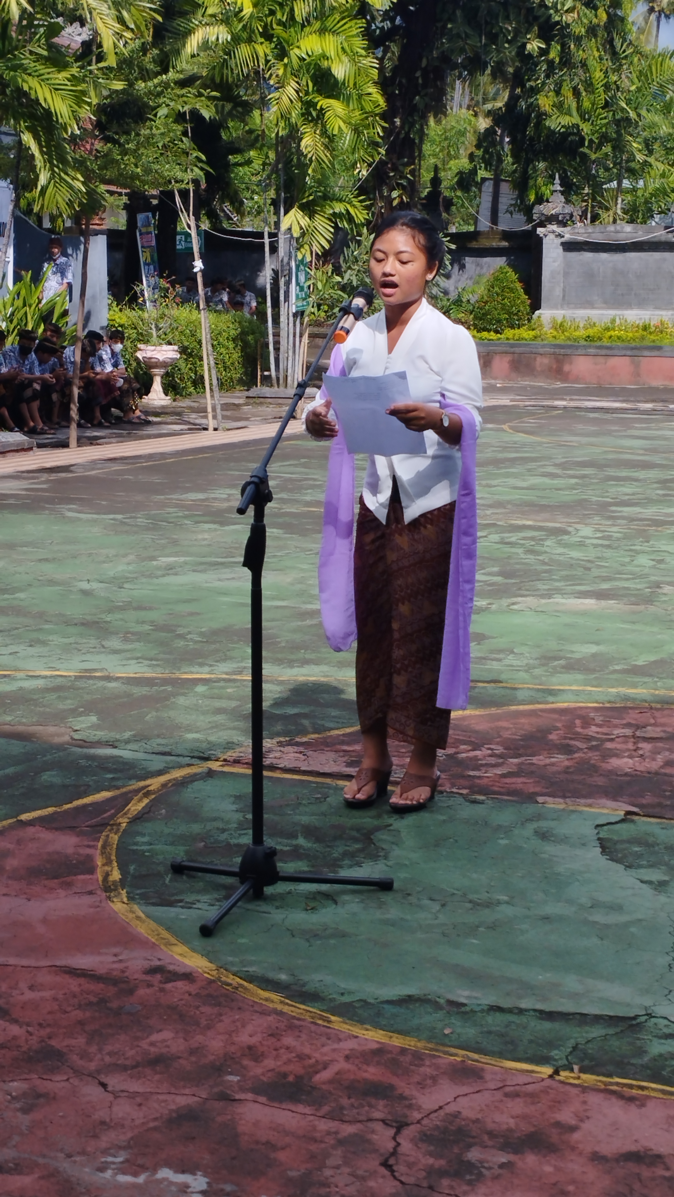 Peserta Lomba Baca Puisi