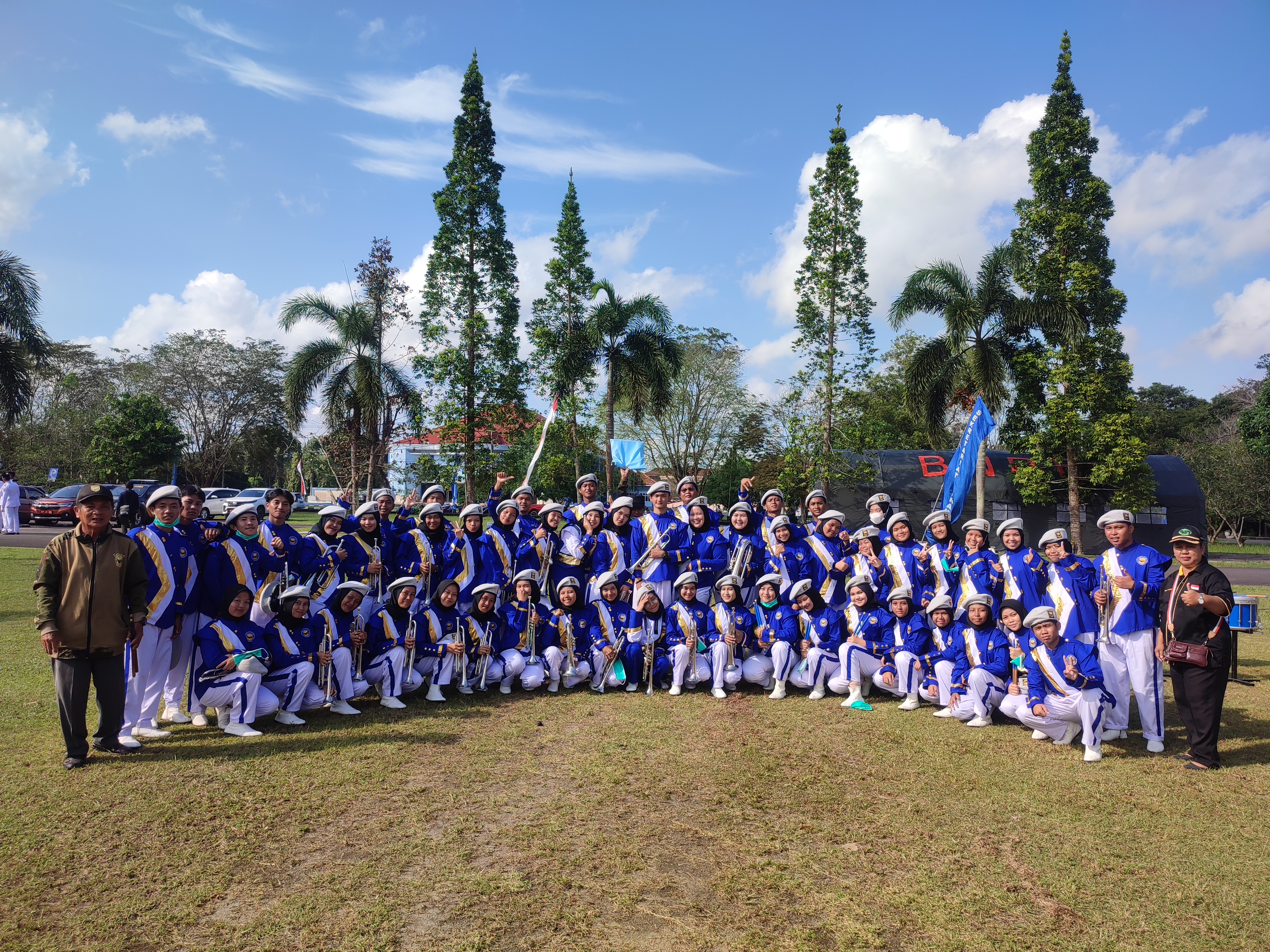 FOTO BERSAMA TIM DRUMB BAND SMAN 1 NAMANG