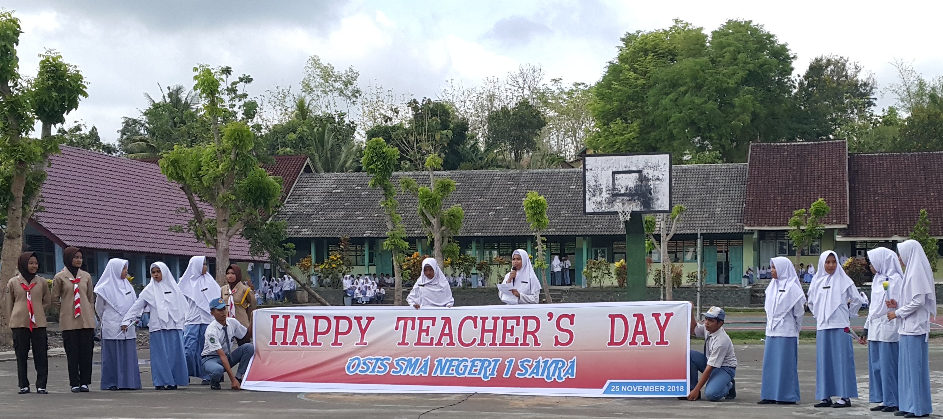 SMAN 1 SAKRA