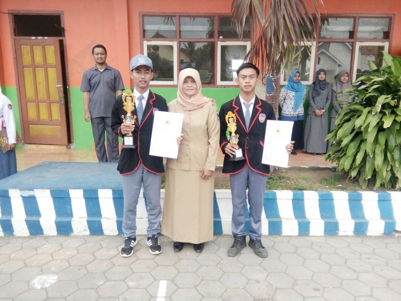JUARA I & III FOTOGRAFI TINGK. BESUKI