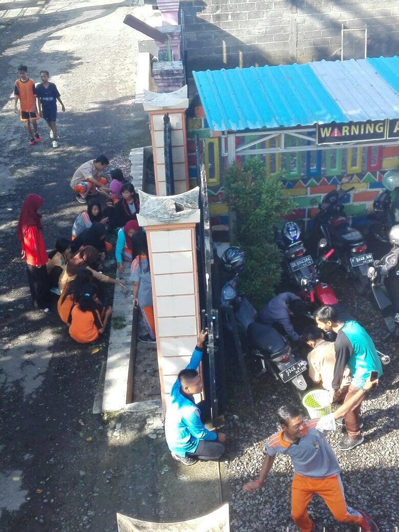 KEGIATAN JUM'AT BERSIH