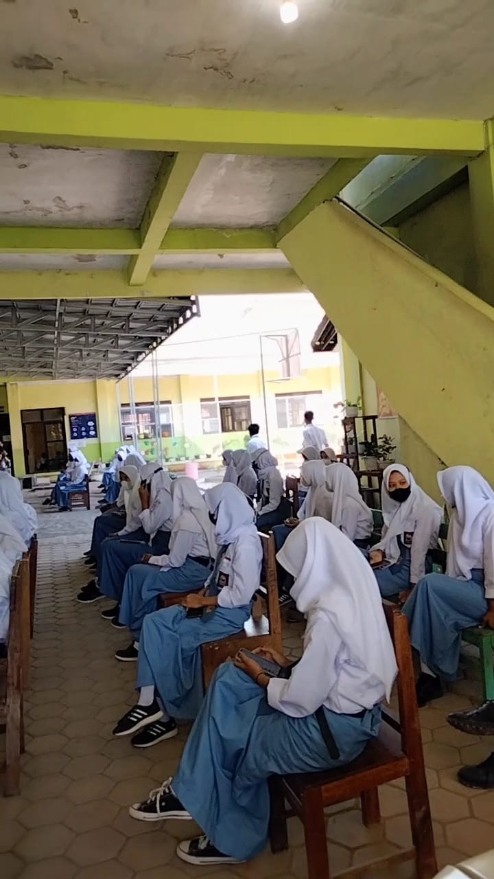 Kegiatan Vaksinasi Covid-19 di SMA PGRI KUWU