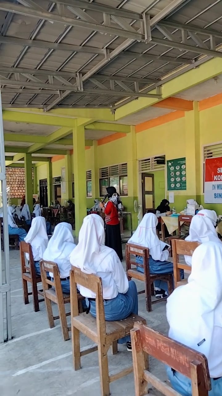 Kegiatan Vaksinasi Covid-19 di SMA PGRI KUWU