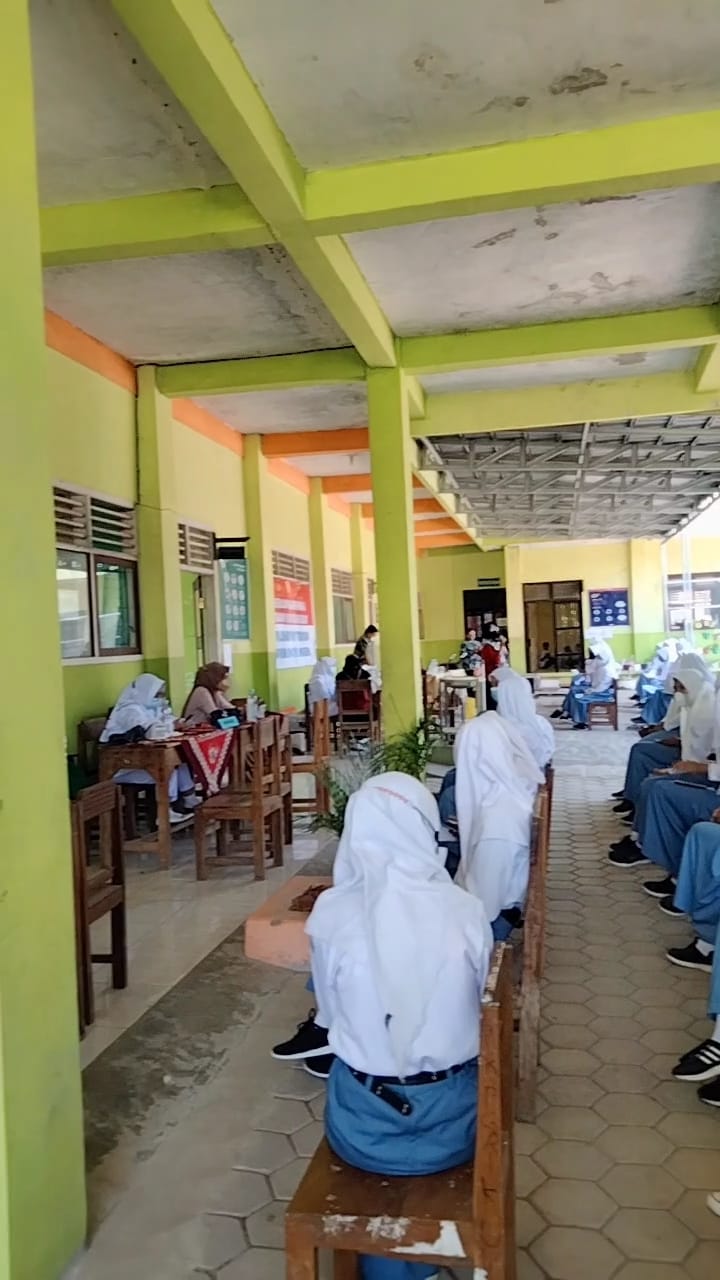 Kegiatan Vaksinasi Covid-19 di SMA PGRI KUWU