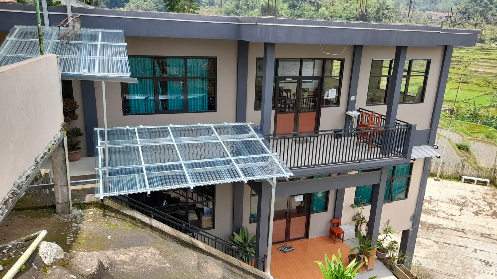 Ruang Kelas Baru (Lantai 2) dan Perpustakaan (Lantai 1)