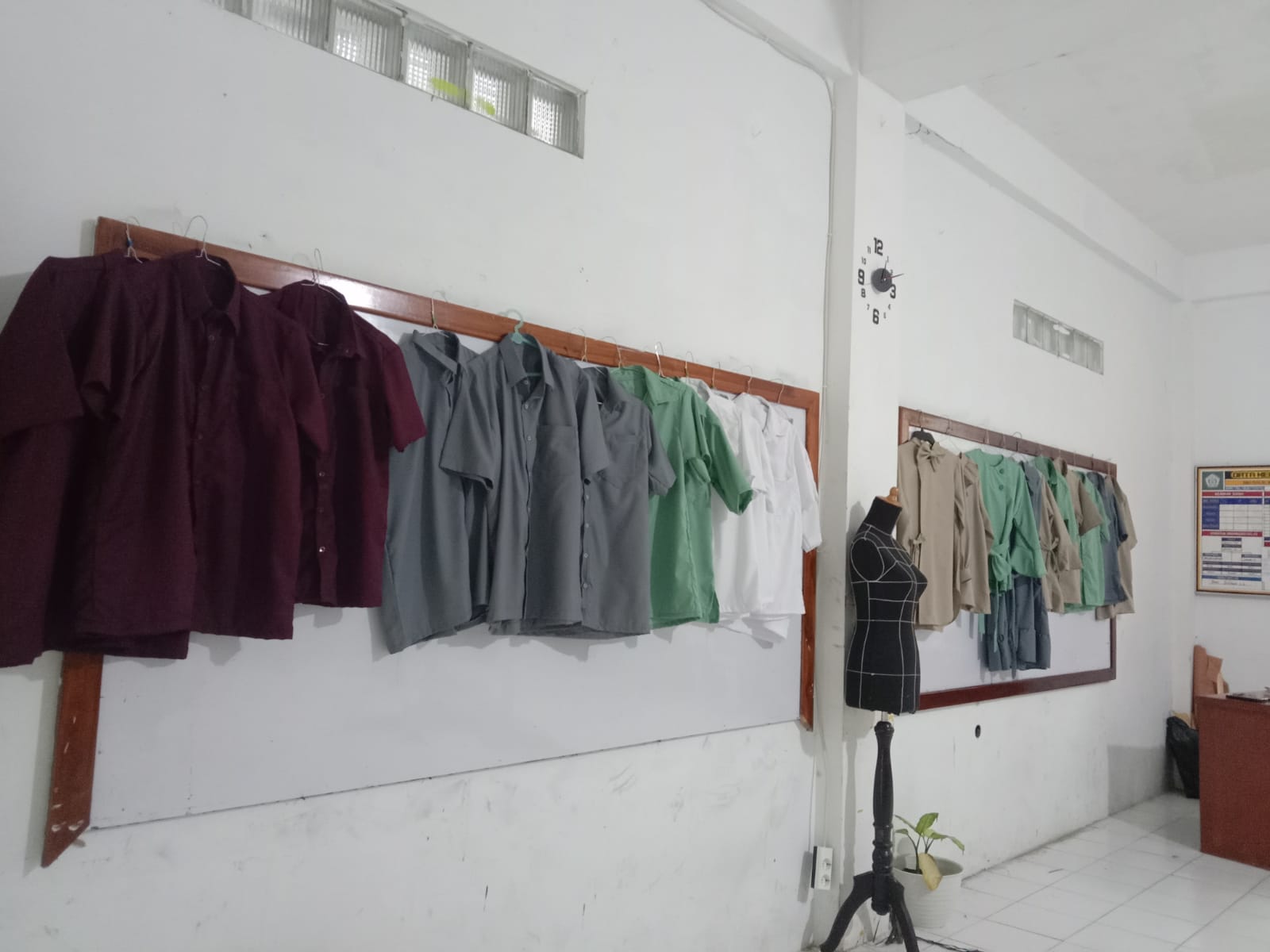 Deretan hasil karya para peserta pembekalan