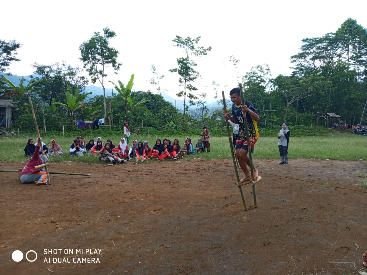 Lomba Rubik dan Egrang