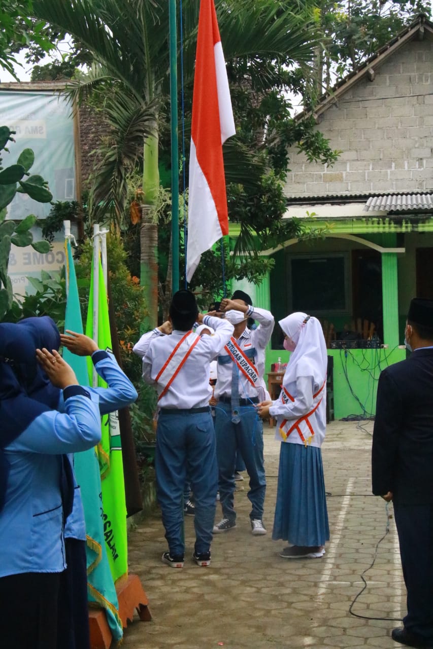 KEGIATAN UPACARA BENDERA