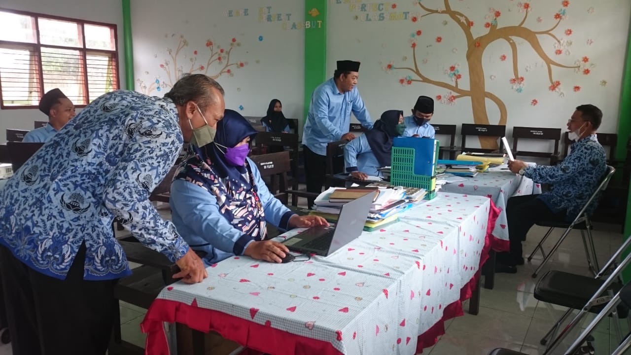 KEGIATAN PKKS OLEH PENGAWAS WALI