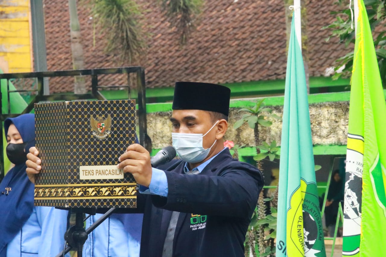 KEGIATAN UPACARA BENDERA