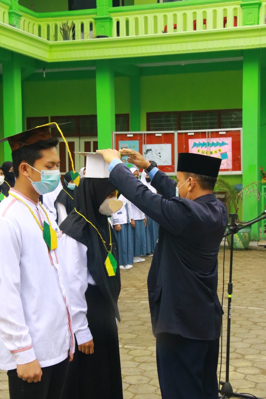 KEGIATAN UPACARA BENDERA