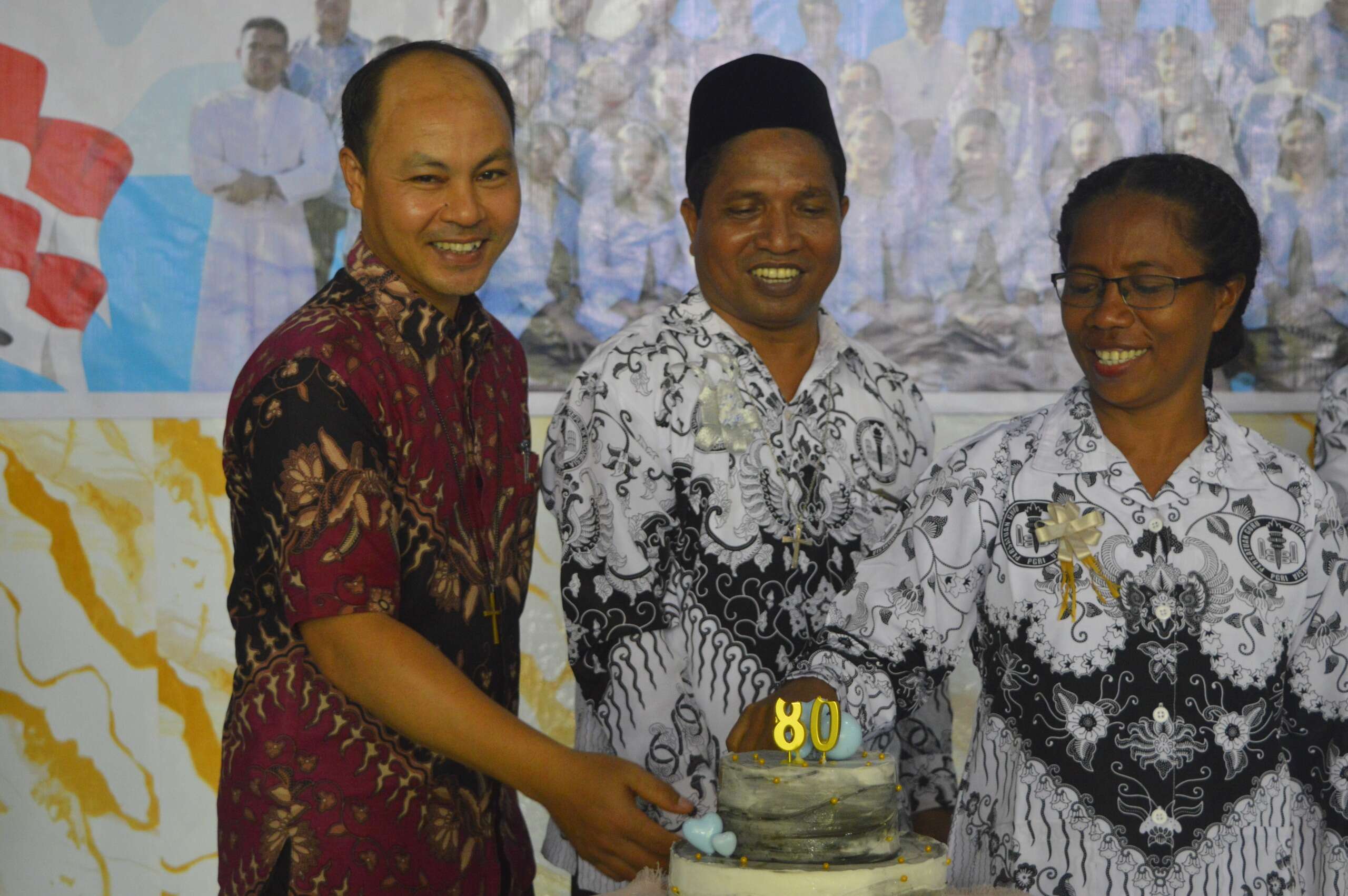 SMAS Frater Don Bosco Lewoleba Gelar Upacara Peringatan Hari Guru Nasional ke-80