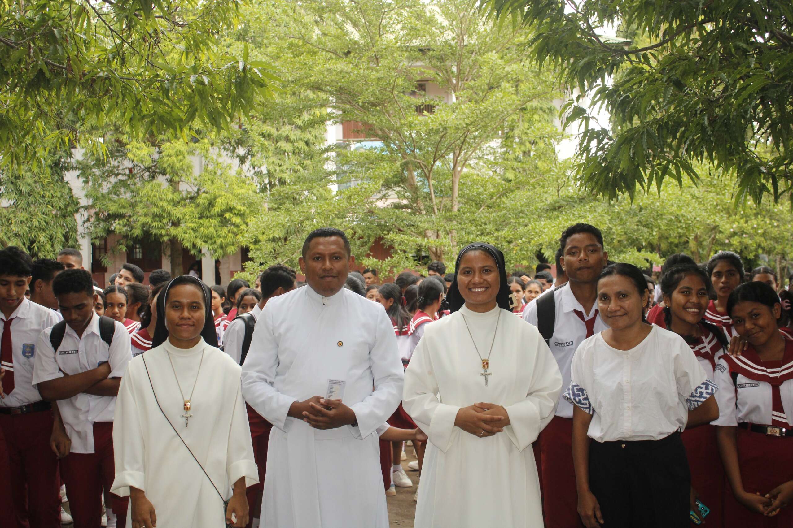 Kunjungan Aksi Panggilan Kongregasi Mercedaria dan M.SS.CC di SMAS Frater Don Bosco Lewoleba